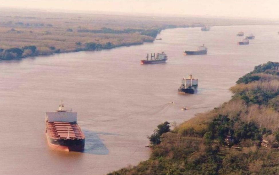 Buques por la HidrovÃ­a RÃ­o ParanÃ¡